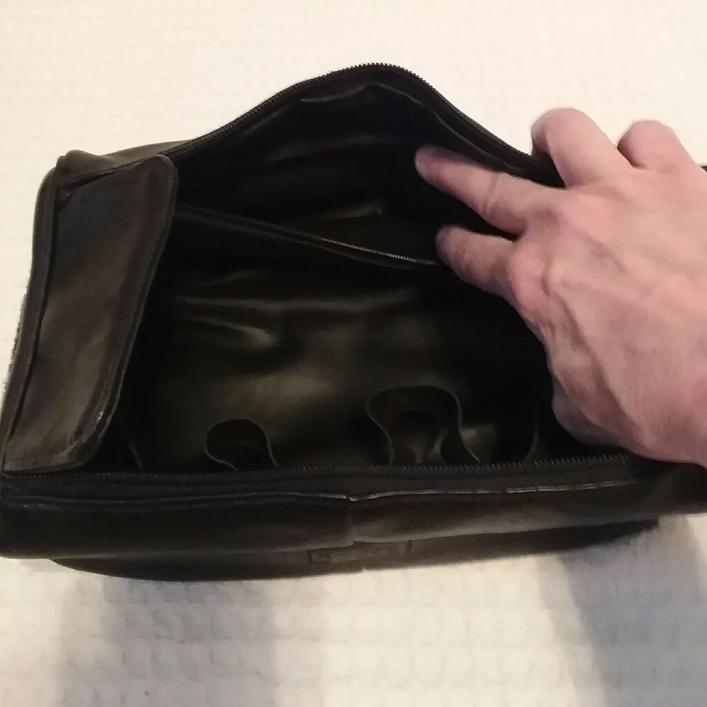 Guess Mens Black Leather Travel Toiletry Bag